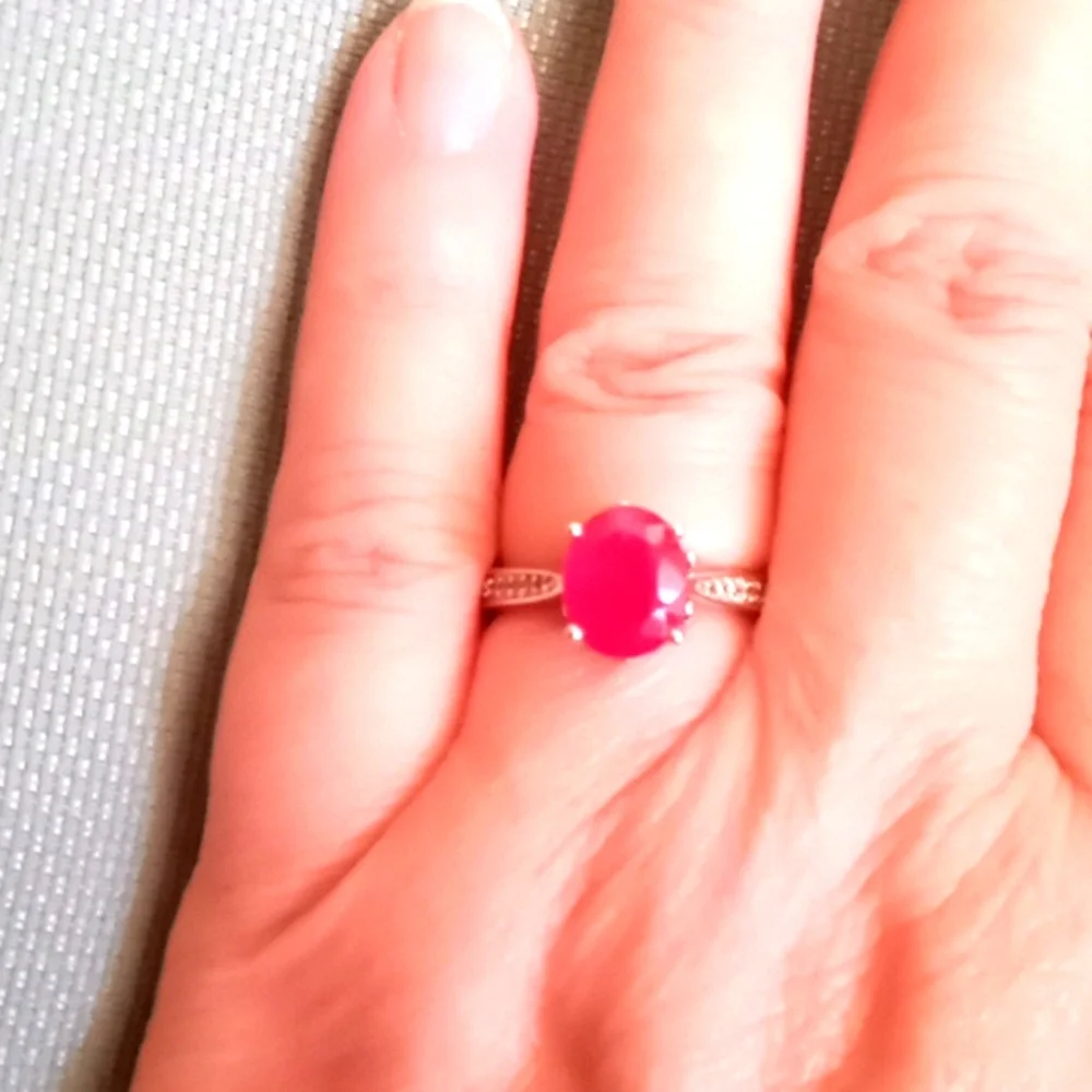 NIASSA RUBY, WHITE ZIRCON RING - Picture 4 of 10